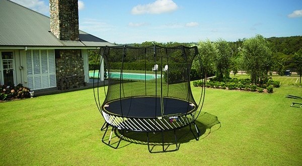 R79 Springfree Trampoline